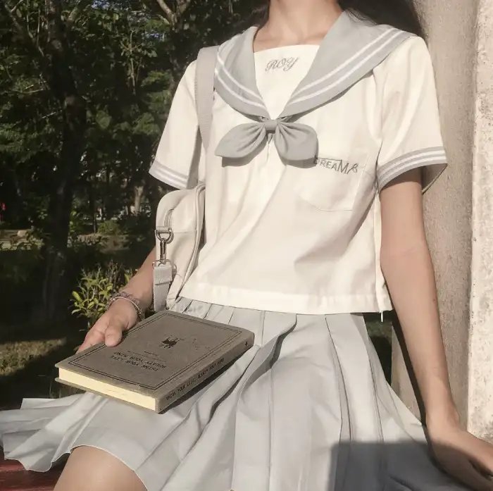 花花公子之千面女陪游